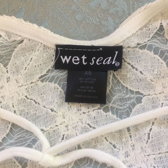 Wet Seal Lace covered cropped blouse size extra small NWOT - Picture 4 of 6
